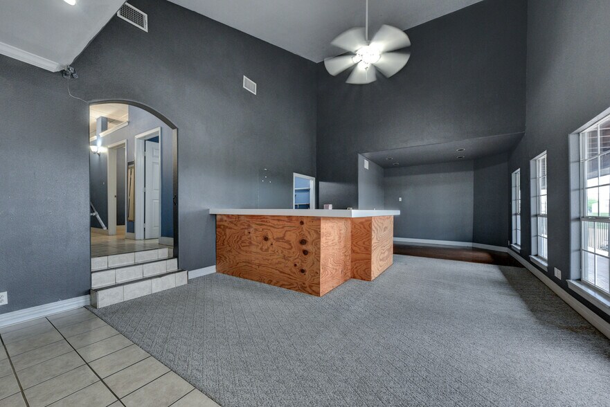 More Photos Of 5107 Monaco Cir, San Antonio Office For Sale