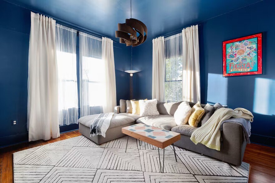 More Photos Of 724 N Cherry St, San Antonio Office For Sale