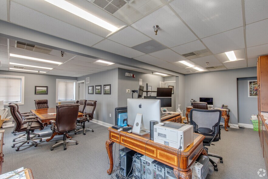 More Photos Of 8160 Lark Brown Rd, Elkridge Light Manufacturing For Lease