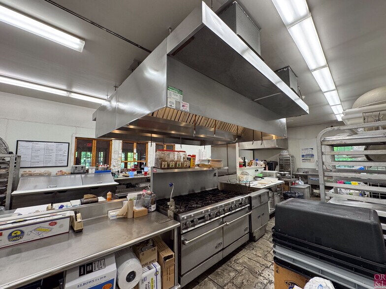 More Photos Of 1320 E Main St, Meriden Restaurant For Sale