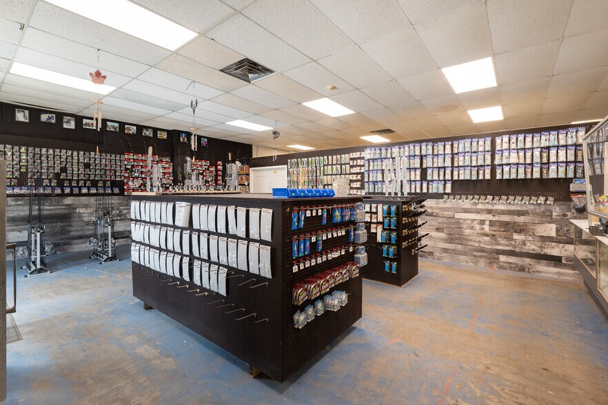 More Photos Of 2024 Dufferin Av, Wallaceburg Apartments For Sale