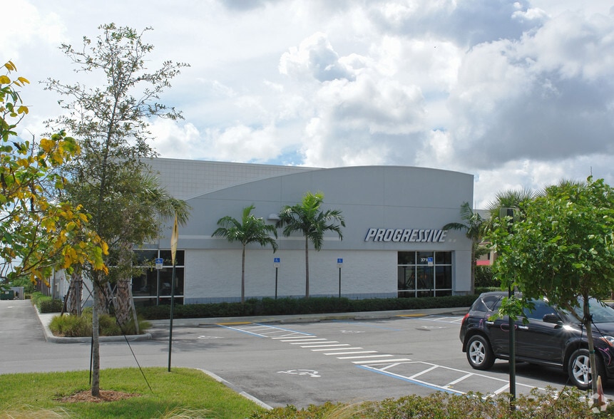 More Photos Of 3710 W Commercial Blvd, Tamarac Light Distribution For Sale