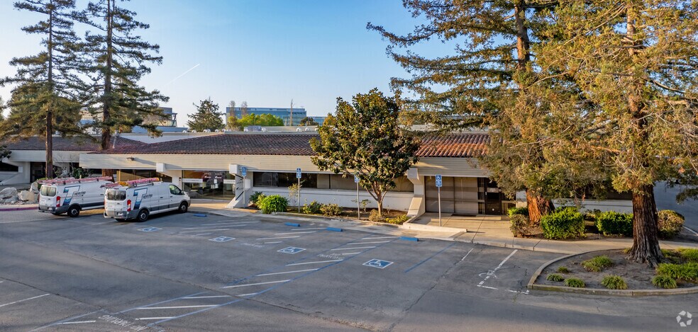 More Photos Of 388 W Java Dr, Sunnyvale Office For Lease