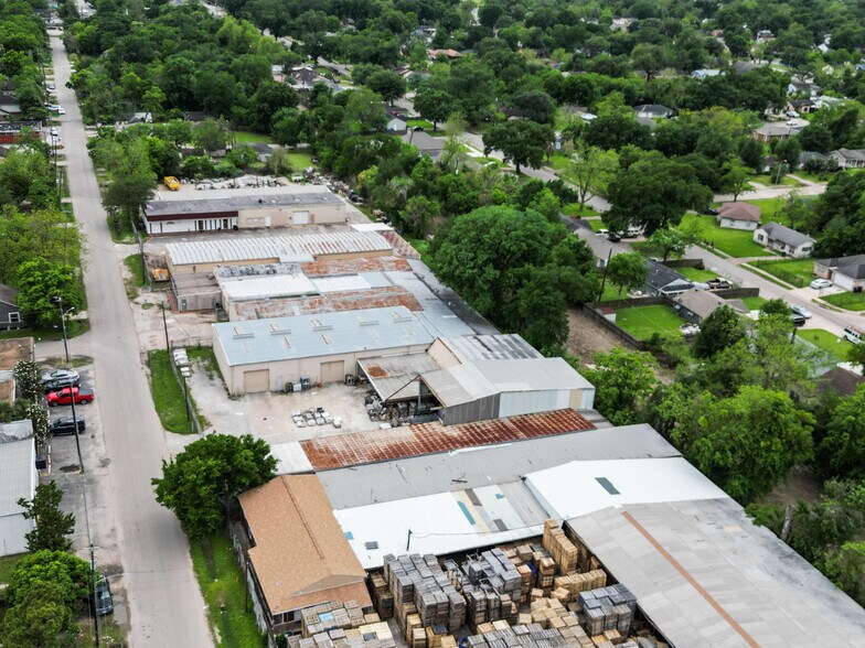 More Photos Of 6302 Saint Augustine St, Houston Manufacturing For Lease