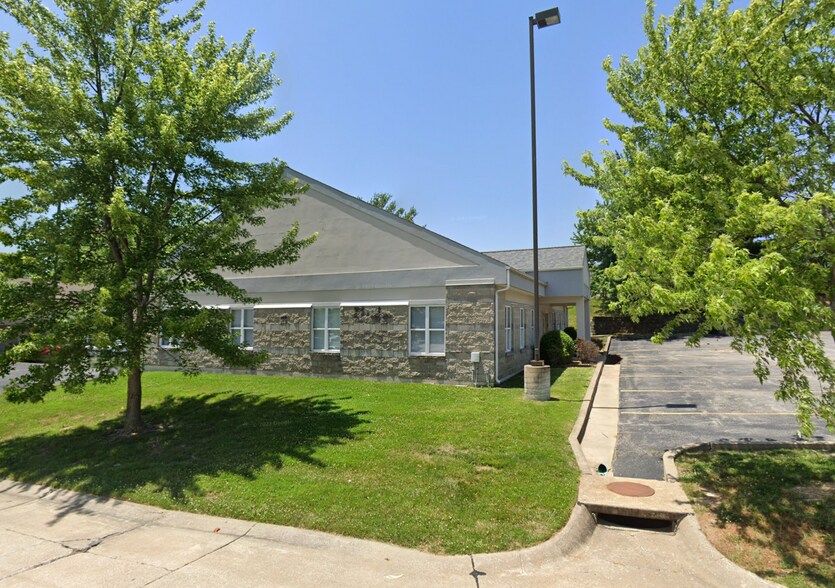 More Photos Of 1450 Triad Center Dr, Saint Peters Office For Lease