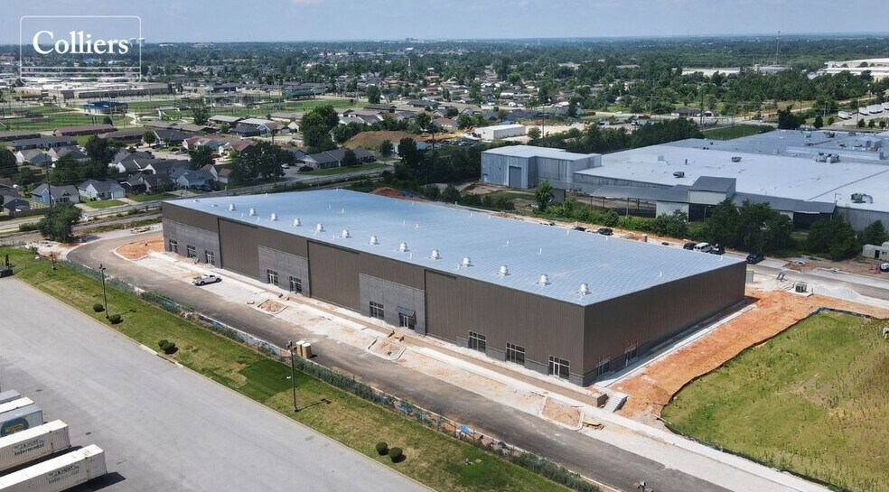 More Photos Of 1355 N 13th St, Rogers Warehouse For Lease