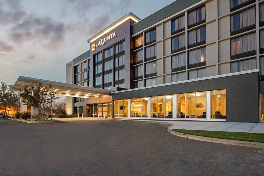 Primary Photo Of 11131 Folsom Blvd, Rancho Cordova Hotel For Sale