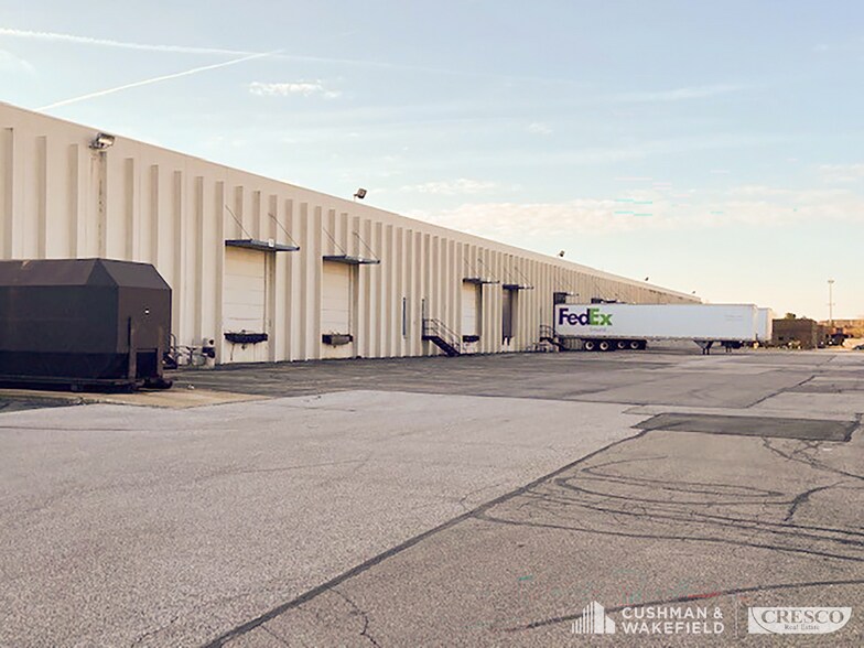 More Photos Of 6800-6898 Engle Rd, Middleburg Heights Manufacturing For Lease