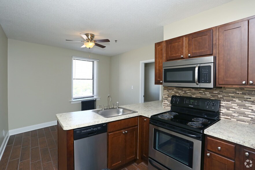 More Photos Of 7 S Stolp Ave, Aurora Apartments For Lease