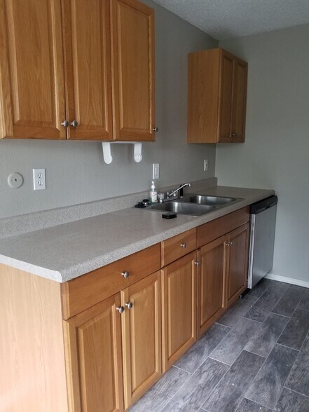 More Photos Of 4700 Falls View Ave, West Linn Apartments For Sale