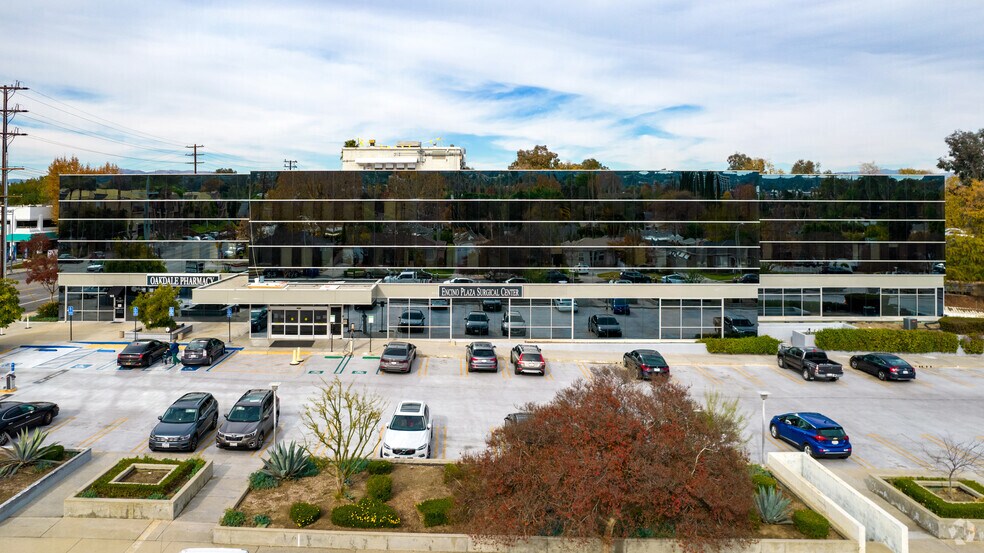 More Photos Of 5400 Balboa Blvd, Encino Medical For Lease