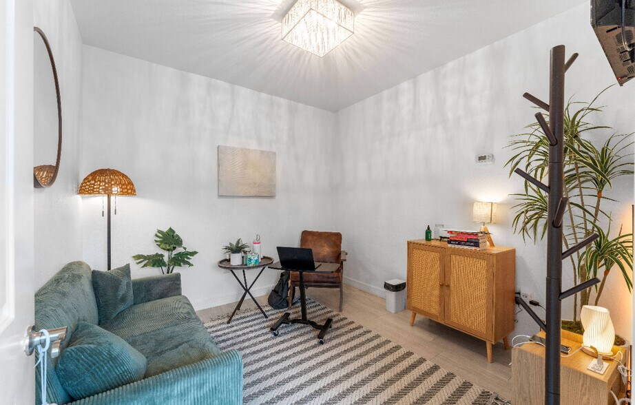 More Photos Of 2711 North Fwy, Houston Medical For Sale
