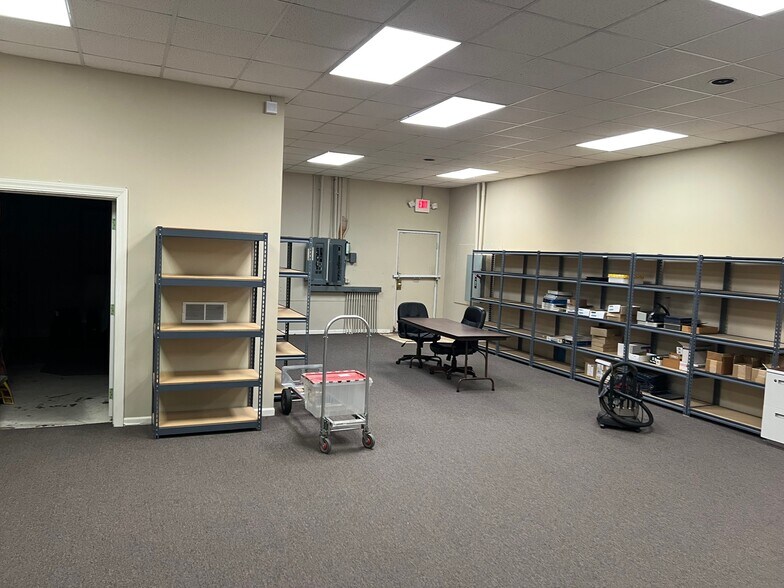 More Photos Of 127 W Taylor St, Grant Park Multifamily For Sale