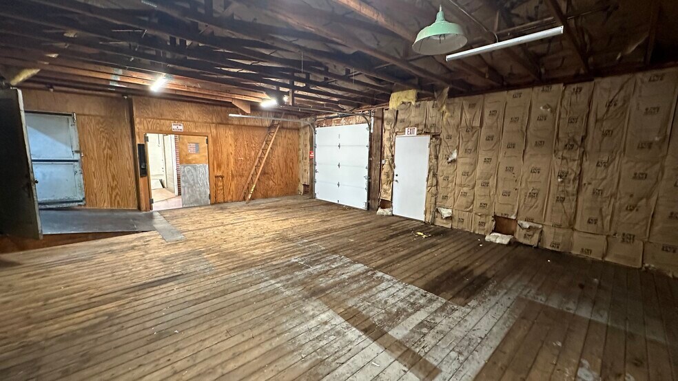 More Photos Of 200 Monroe St, Pottstown Warehouse For Lease