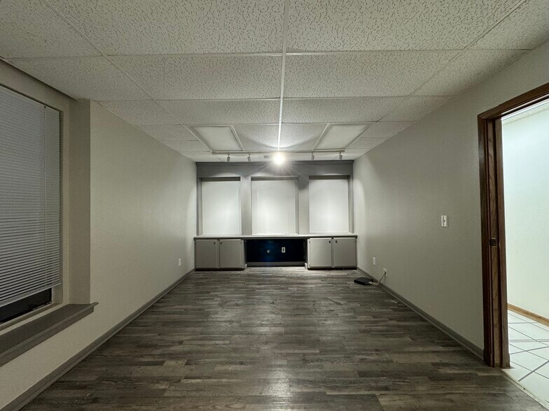 More Photos Of 901 N Virginia Ave, Oklahoma City Manufacturing For Lease