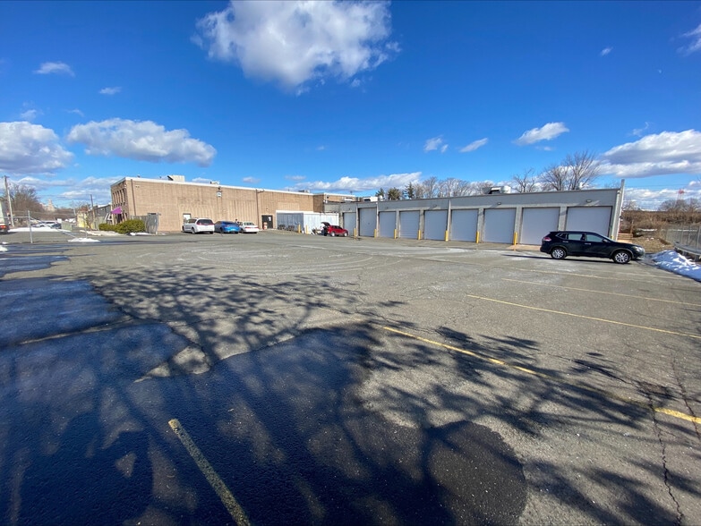 More Photos Of 376 Ledyard St, Hartford Industrial For Lease