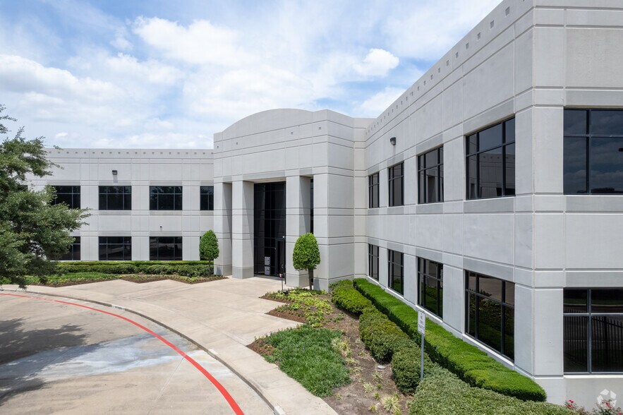 More Photos Of 8101 W Sam Houston Pky S, Houston Office For Sale