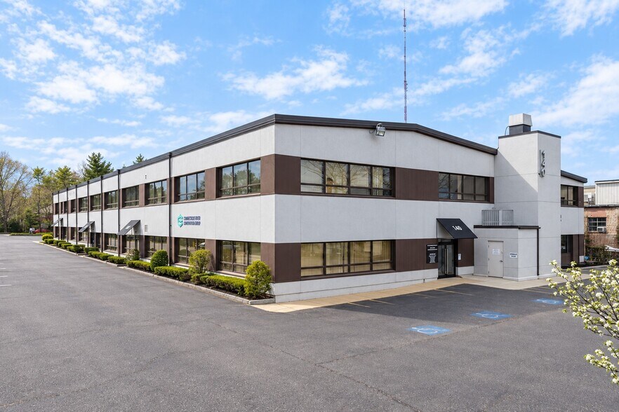 More Photos Of 140 Gould St, Needham Office For Lease