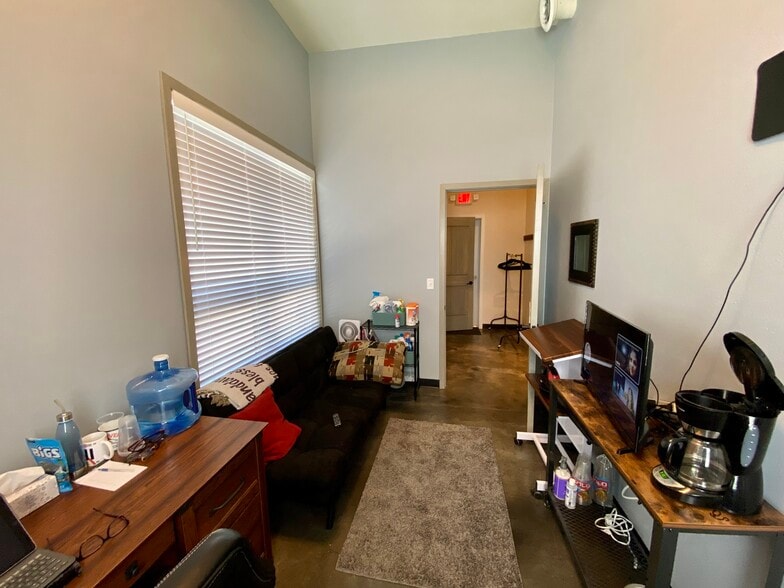 More Photos Of 216 Evergreen Ln, Glen Carbon Medical For Lease