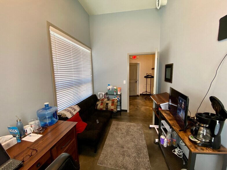 More Photos Of 216 Evergreen Ln, Glen Carbon Medical For Sale