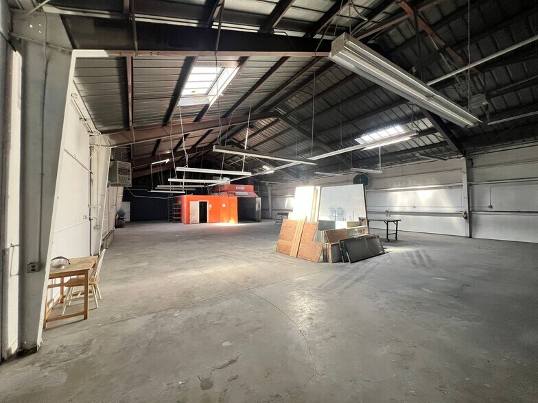 More Photos Of 101-143 Market St, San Rafael Service For Lease