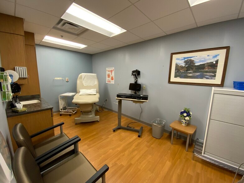 More Photos Of 4126 N Holland Sylvania Rd, Toledo Medical For Lease