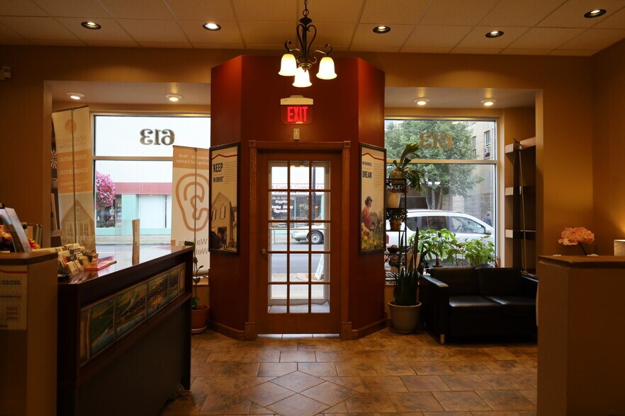 More Photos Of 613 Chillicothe St, Portsmouth Storefront Retail Office For Lease