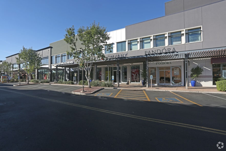 More Photos Of 2174 E Williams Field Rd, Gilbert Storefront Retail Office For Lease