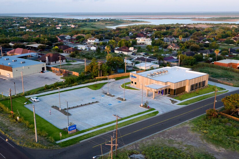 More Photos Of 2860 S US Highway 83, Zapata Office For Sale