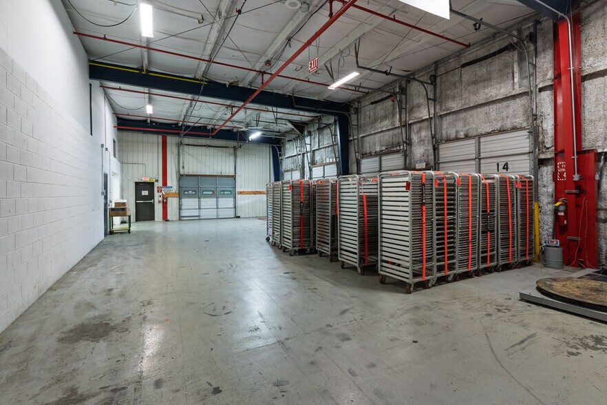 More Photos Of 47 Park Ave, Elverson Distribution For Lease