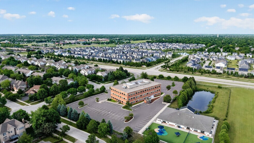 More Photos Of 2940 Rollingridge Rd, Naperville Medical For Lease