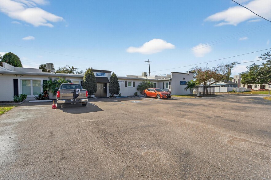 More Photos Of 3411 N 29th St, Tampa Office For Sale