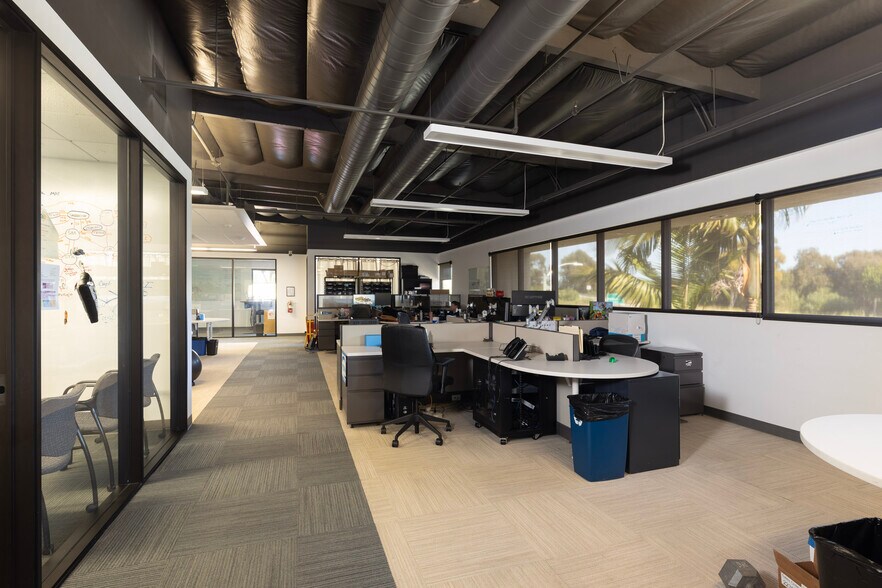 More Photos Of 6144 Calle Real, Goleta Office For Lease
