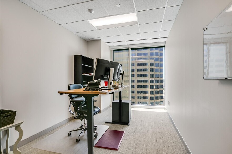 More Photos Of 401 Congress Ave, Austin Office For Lease