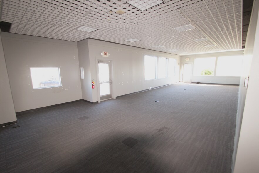 More Photos Of 1065 N Court St, Medina Freestanding For Lease