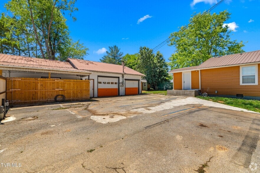 More Photos Of 3415 Tn-66, Rogersville Freestanding For Sale