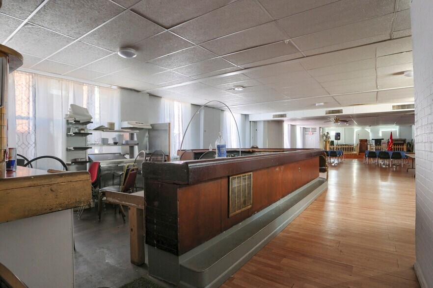 More Photos Of 1347 Howard St, Harrisburg Light Manufacturing For Sale