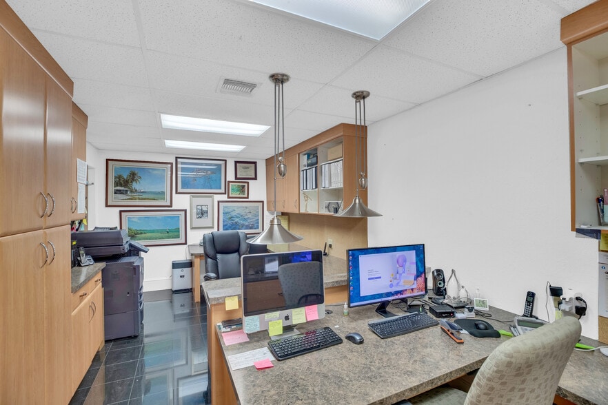 More Photos Of 2216 US 1, Vero Beach General Retail For Sale