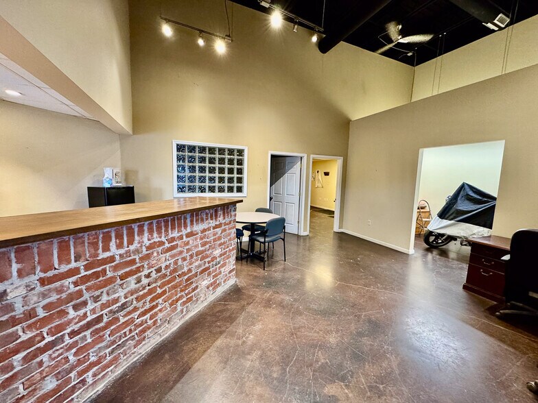 More Photos Of 1234 Brittain Rd, Akron Warehouse For Sale