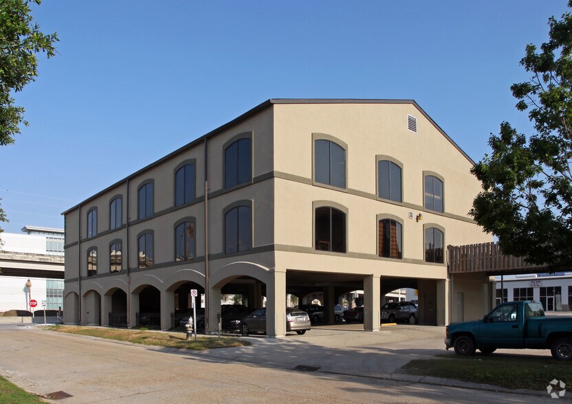 More Photos Of 2901 N Causeway Blvd, Metairie Office Residential For Sale