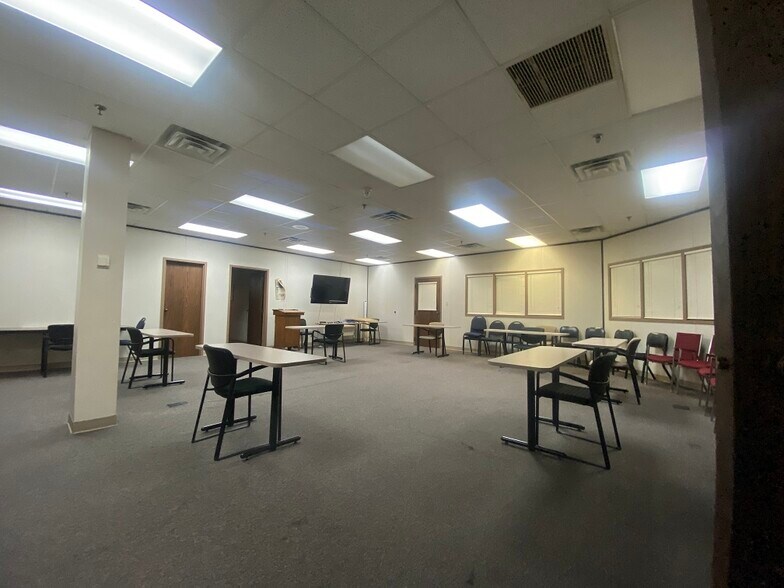 More Photos Of 1100 11th Ave Blvd SE, Hickory Warehouse For Sale