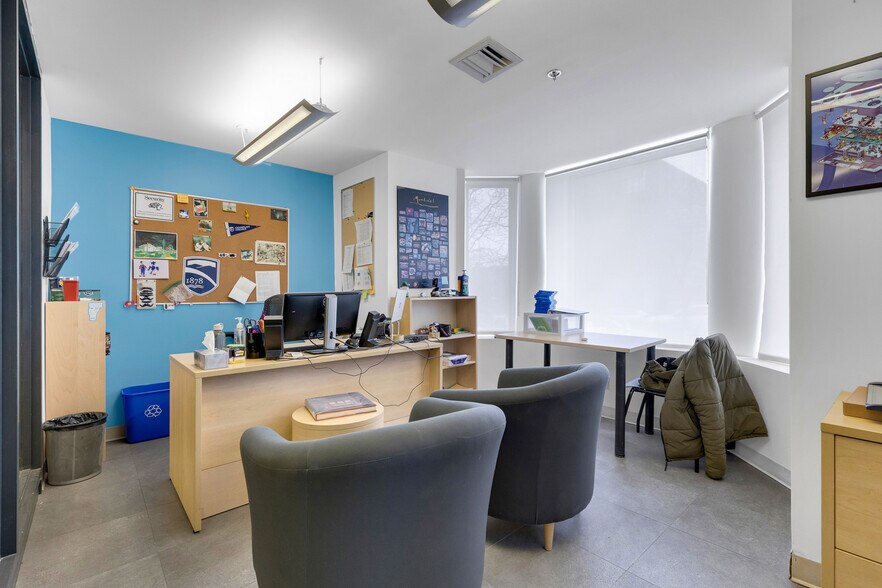 More Photos Of 525 Rue Sherbrooke E, Montréal Office For Lease