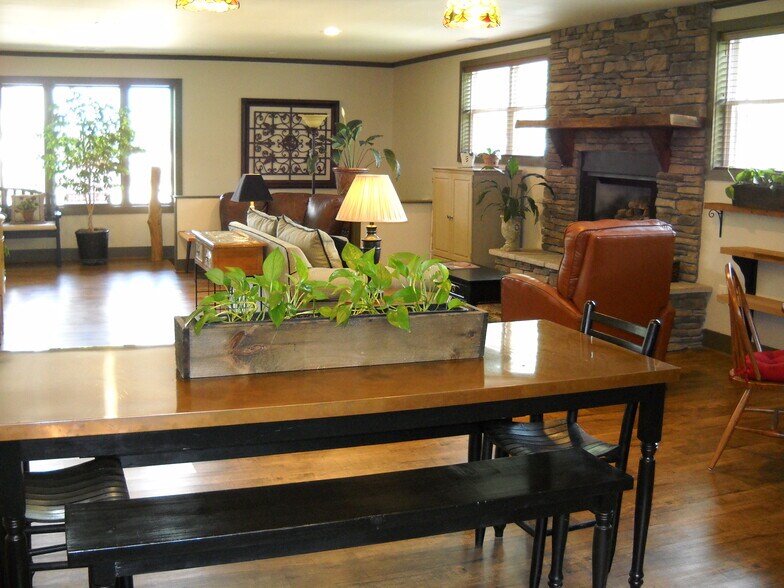 More Photos Of 444 Beech Mountain Pky, Beech Mountain Office For Lease