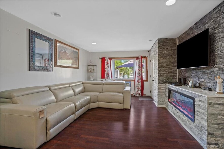 More Photos Of 6536 Metropolitan Ave, Middle Village Apartments For Sale