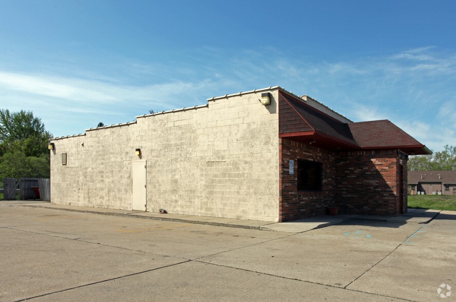More Photos Of 1090 N Dixie Hwy, Monroe Restaurant For Sale