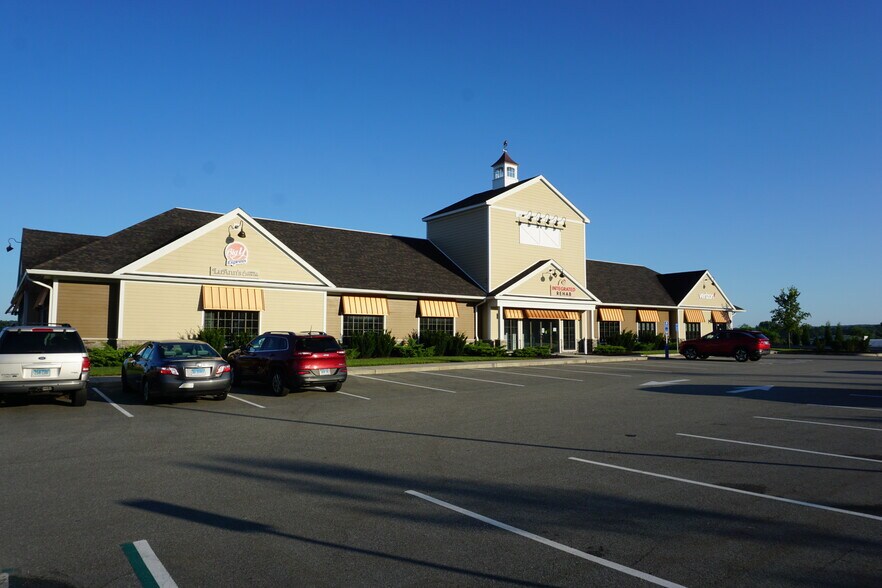 More Photos Of 140 West Rd, Ellington Freestanding For Lease