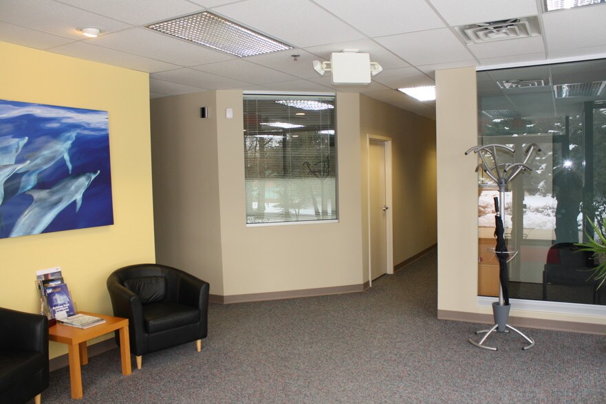More Photos Of 41 General Warren Blvd, Malvern Flex For Lease