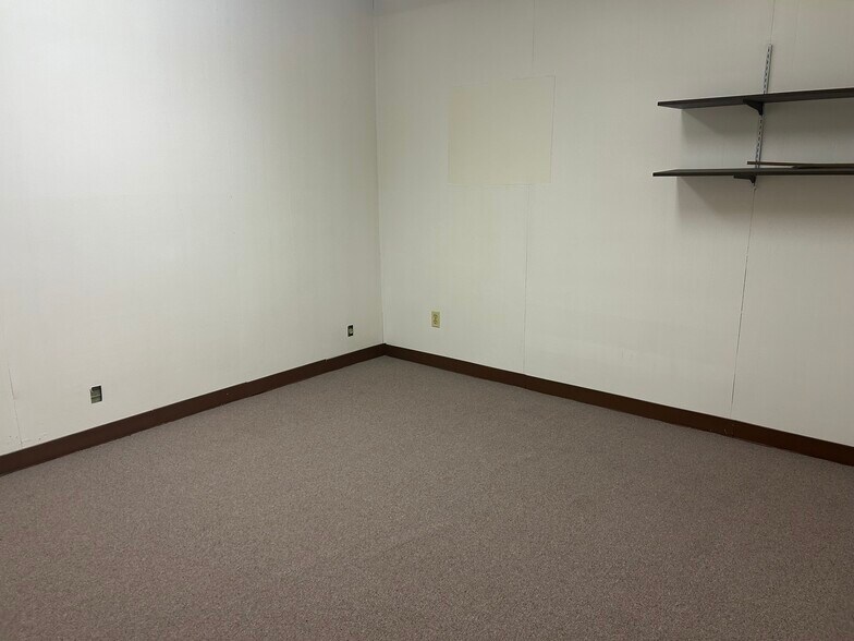 More Photos Of 420 S Federal Blvd, Denver Office For Sale