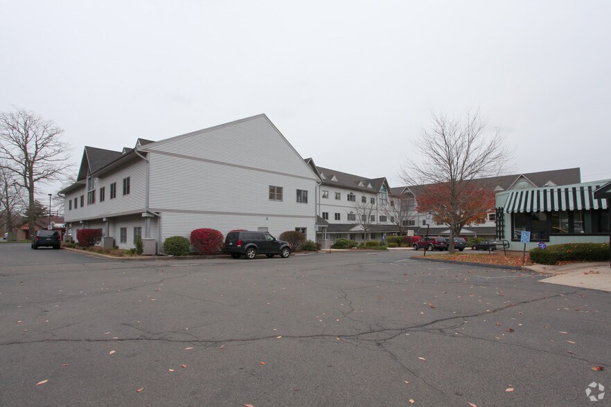More Photos Of 420 E Main St, Branford Medical For Sale