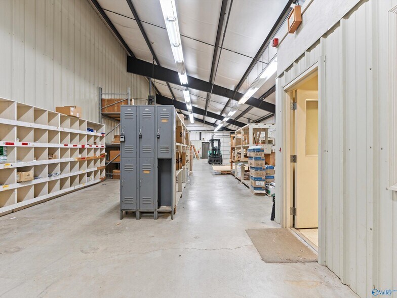 More Photos Of 540 S Brindlee Mountain Pky, Arab Flex For Sale